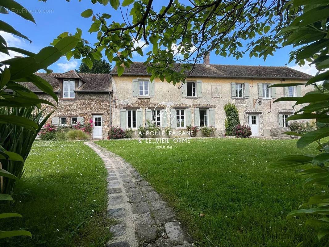 Maison à HOUDAN