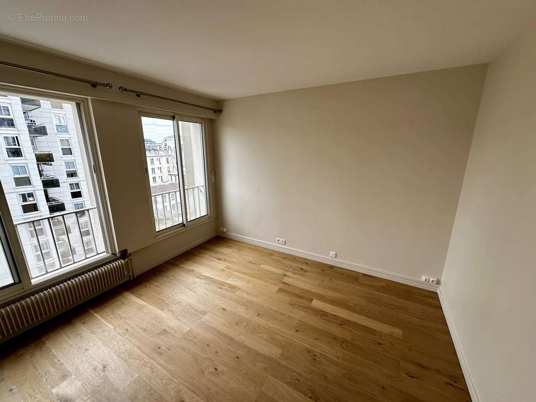 Appartement à PARIS-15E