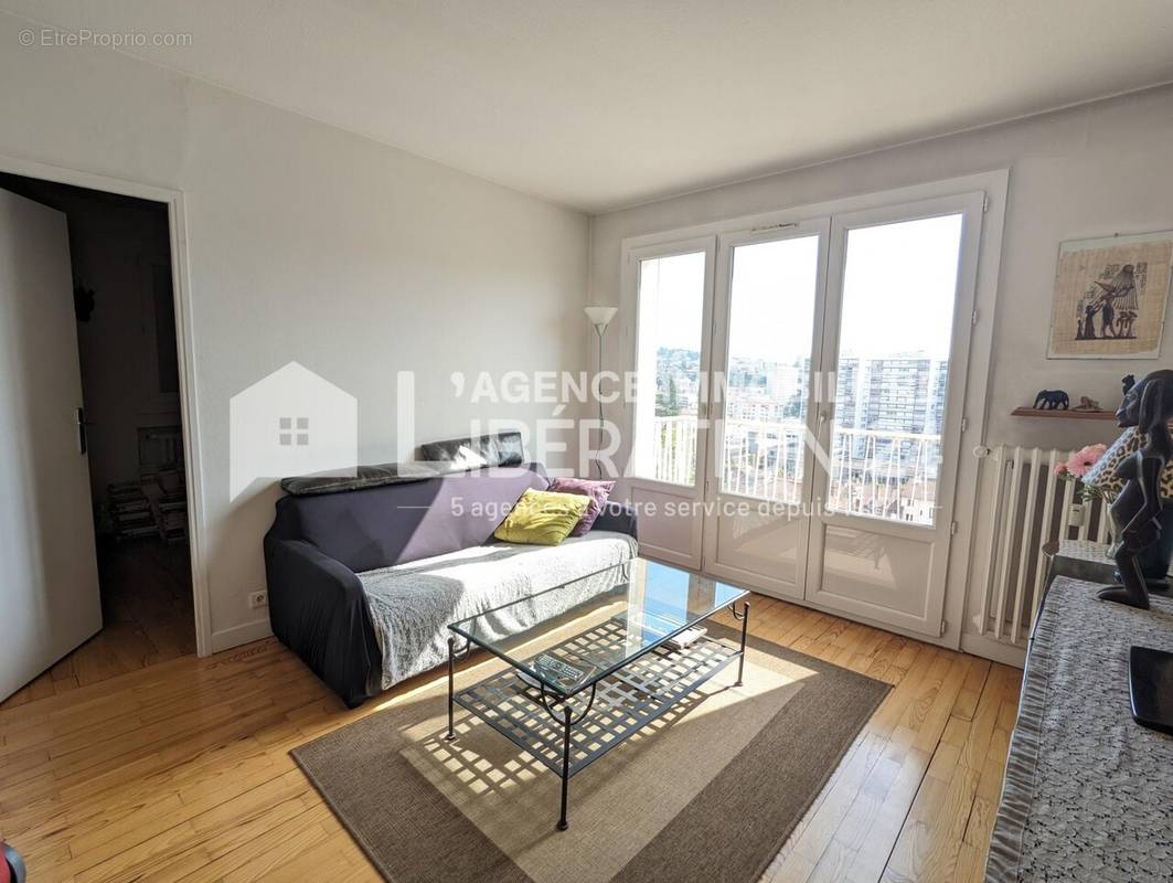 Appartement à SAINT-ETIENNE