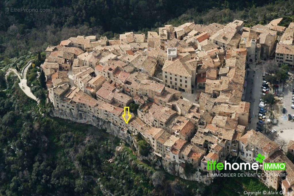 Appartement à TOURRETTES-SUR-LOUP