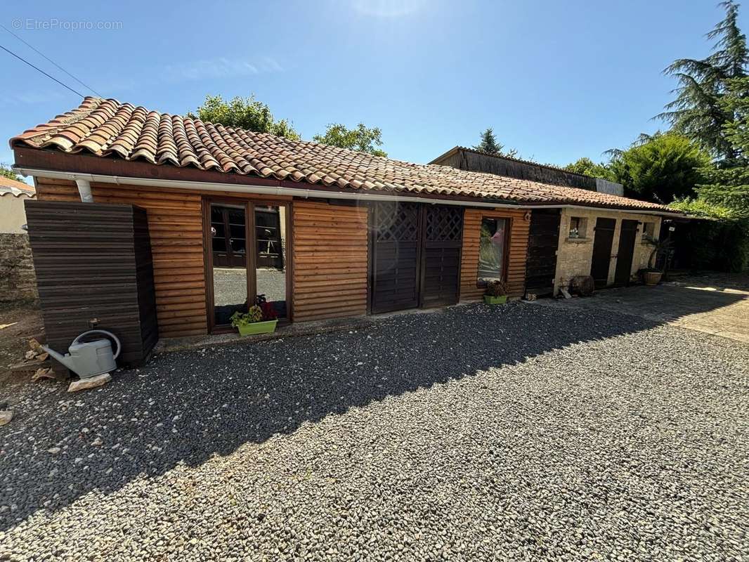 Maison à NANTEUIL-EN-VALLEE