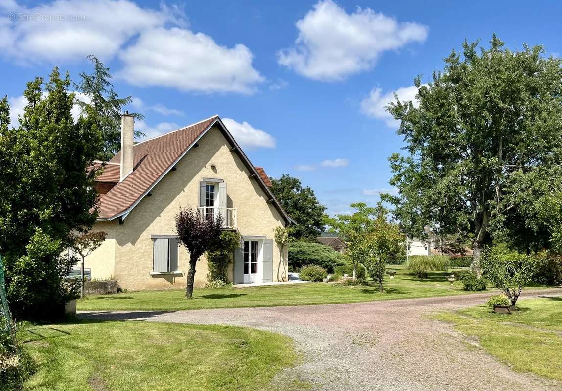 Maison à SAINT-VINCENT-JALMOUTIERS