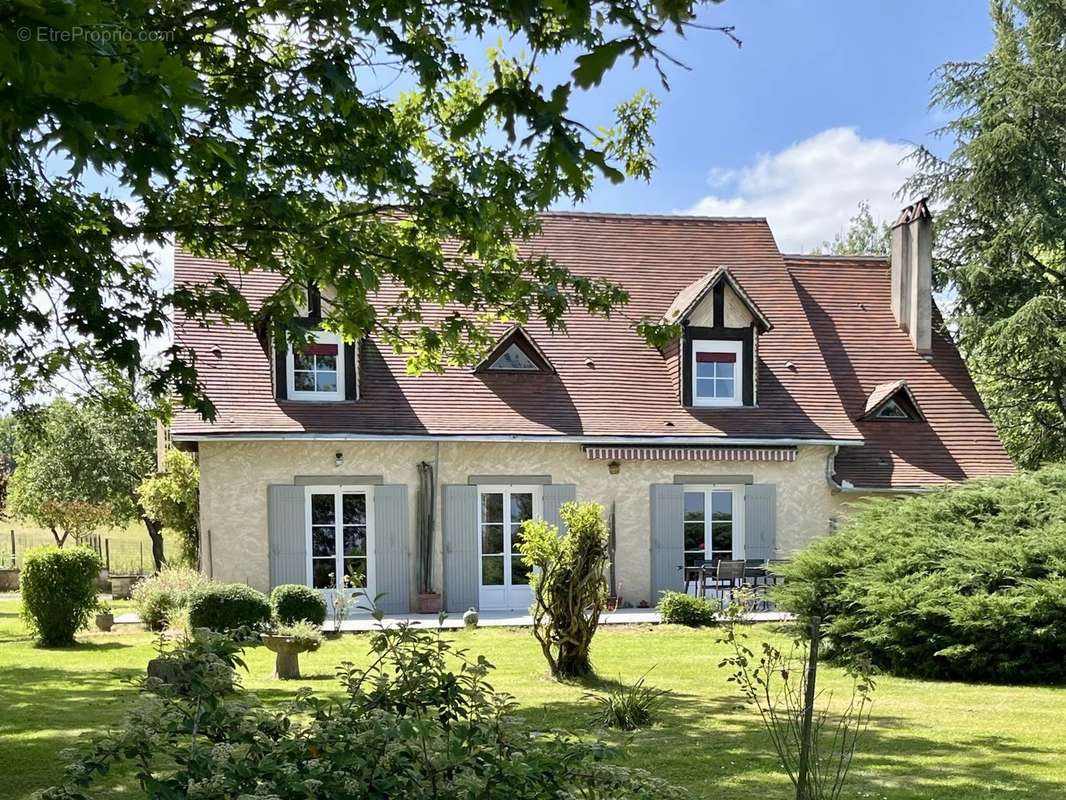 Maison à SAINT-VINCENT-JALMOUTIERS