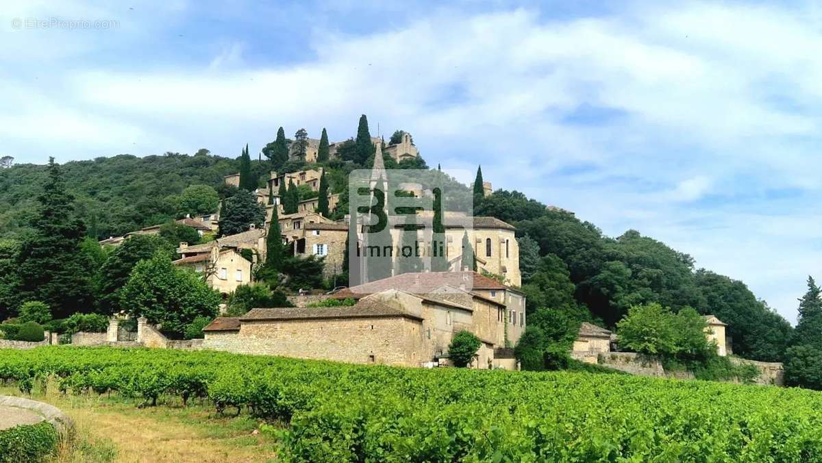 Maison à LA ROQUE-SUR-CEZE