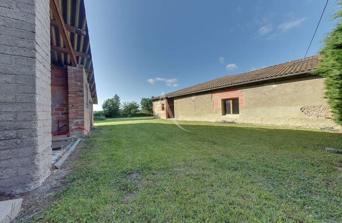 Maison à LABASTIDE-SAINT-PIERRE