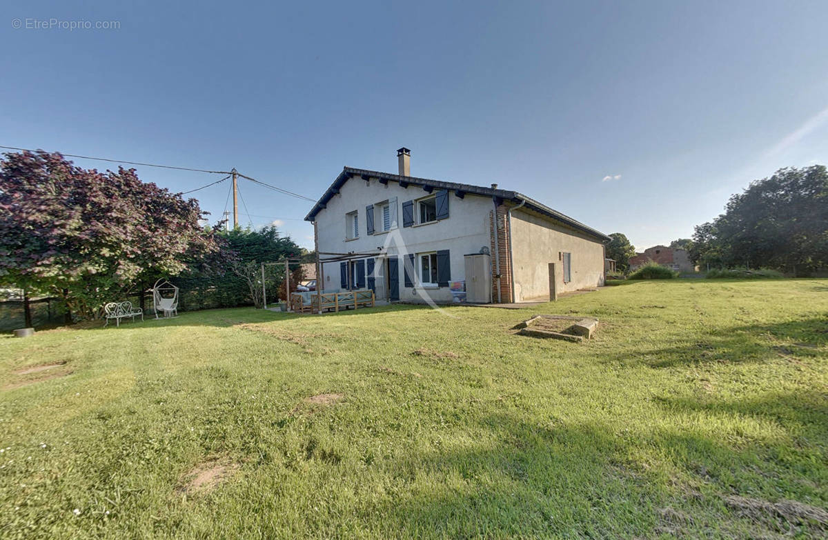 Maison à LABASTIDE-SAINT-PIERRE