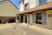 Maison à CHANTELOUP-LES-VIGNES