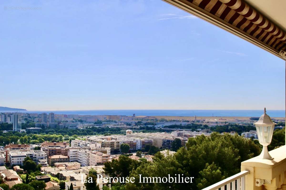 Appartement à SAINT-LAURENT-DU-VAR