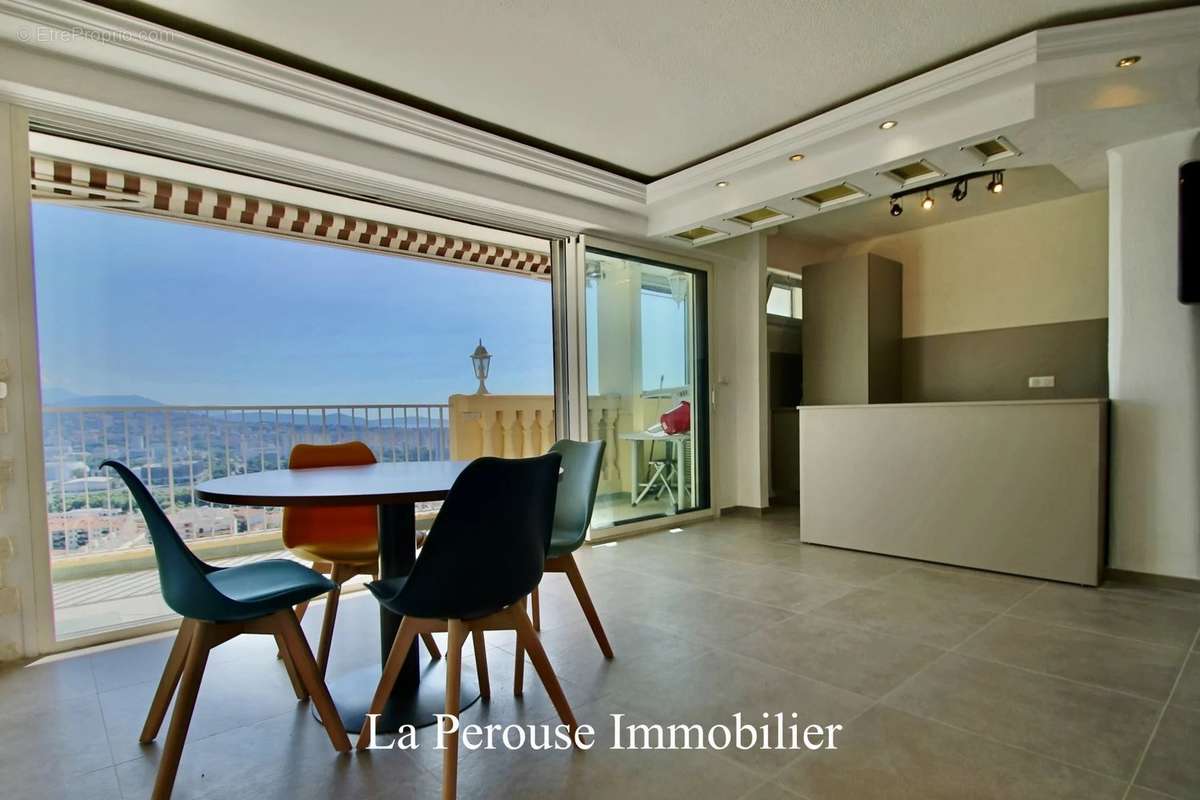 Appartement à SAINT-LAURENT-DU-VAR