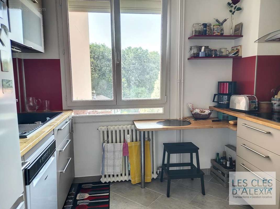 Appartement à SEREZIN-DU-RHONE