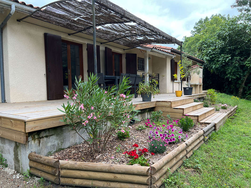 Maison à LEOGNAN