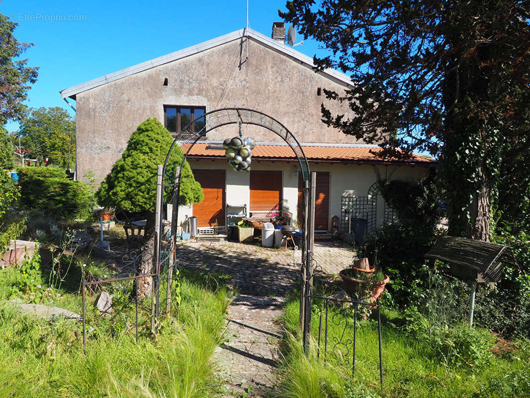 Maison à VILLONCOURT