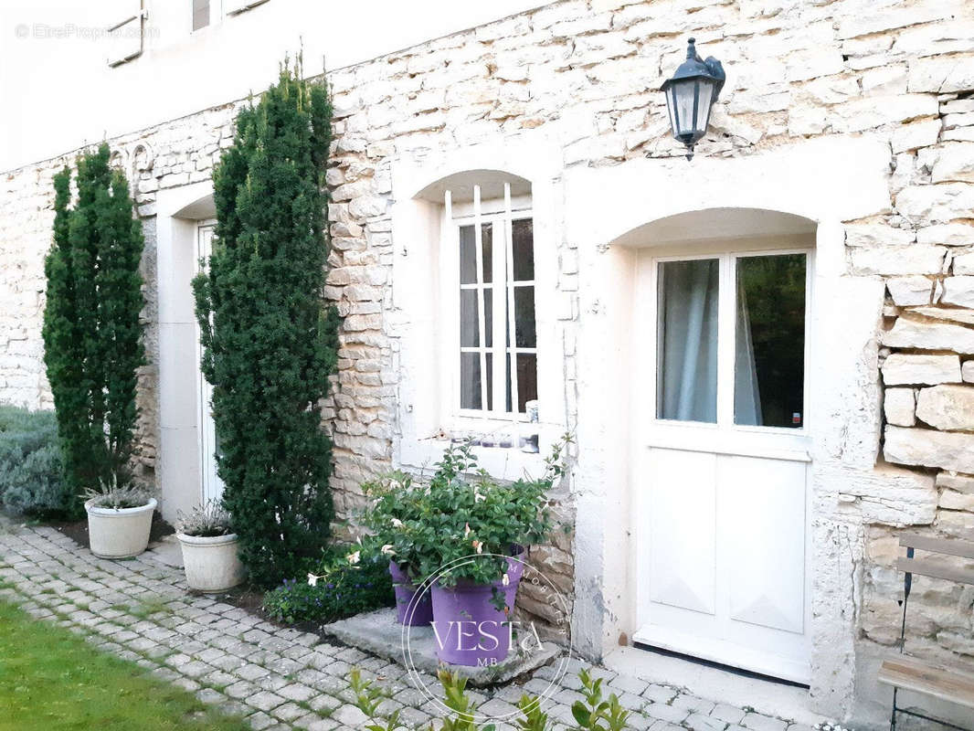 Maison à FLEUREY-SUR-OUCHE