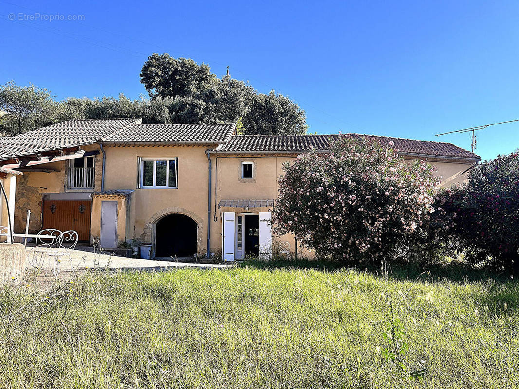 Maison à SAUVETERRE