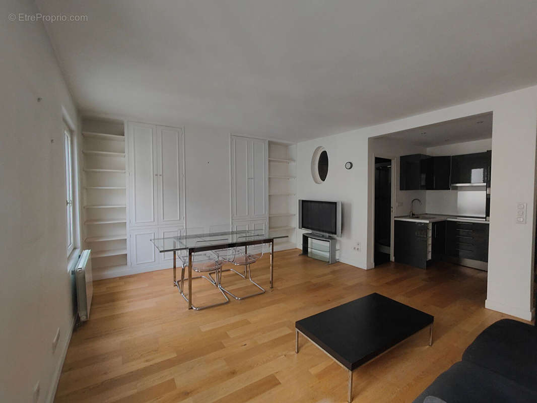 Appartement à PARIS-7E