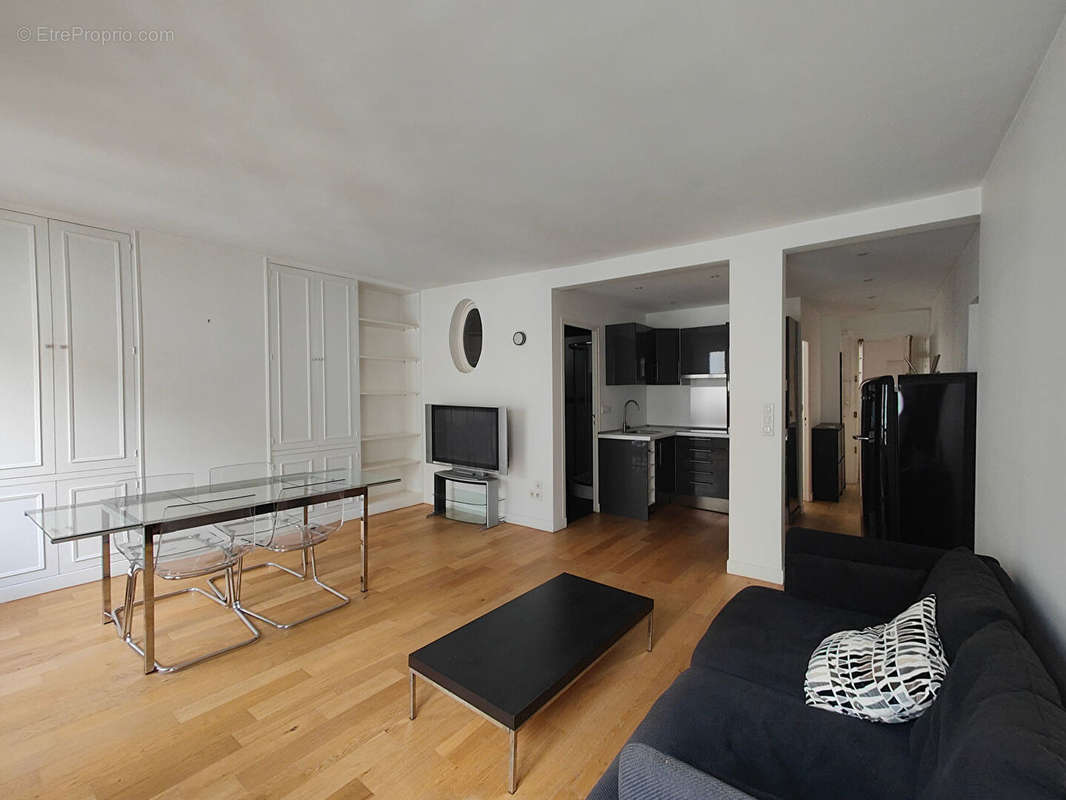 Appartement à PARIS-7E