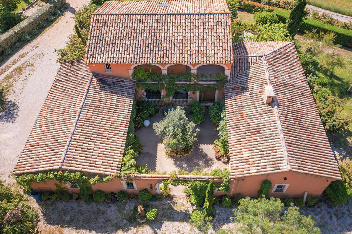 Maison à VAUVENARGUES