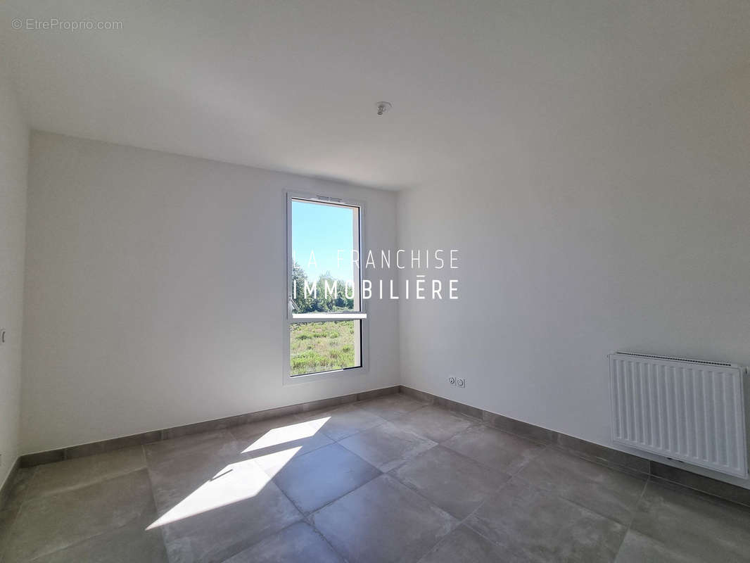 Appartement à MAUGUIO