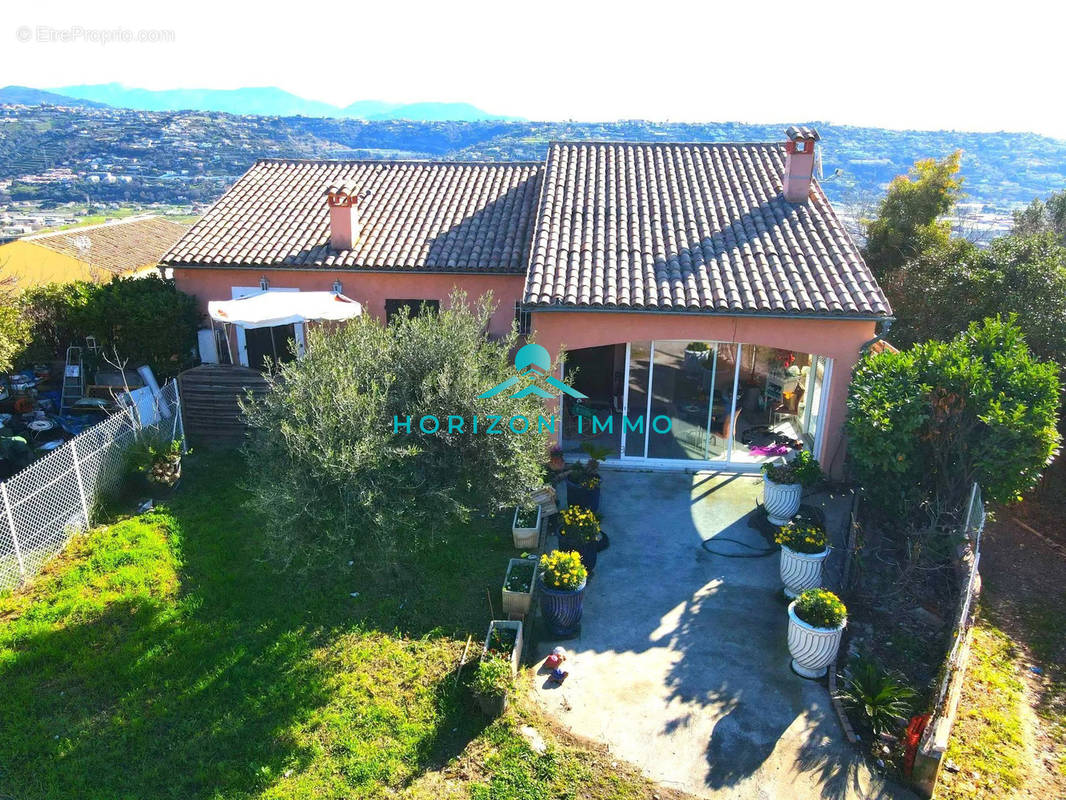 Appartement à SAINT-LAURENT-DU-VAR