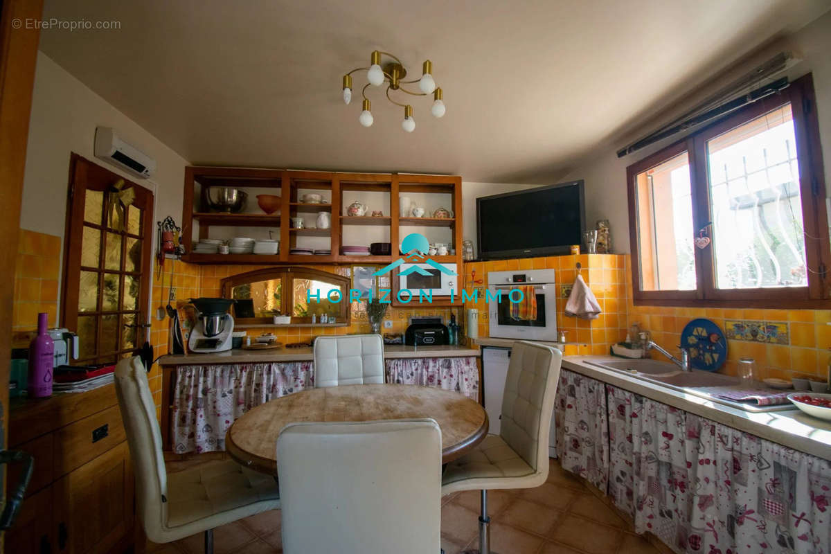 Appartement à SAINT-LAURENT-DU-VAR