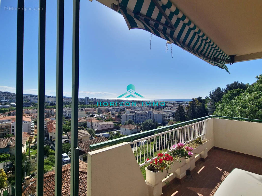 Appartement à SAINT-LAURENT-DU-VAR