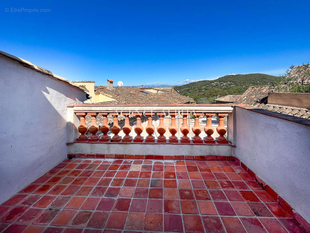 Maison à LA GARDE-FREINET