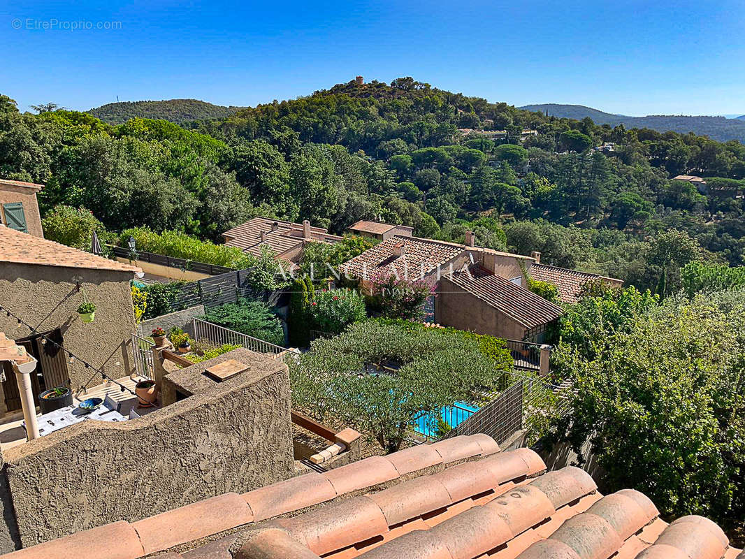 Maison à LA GARDE-FREINET