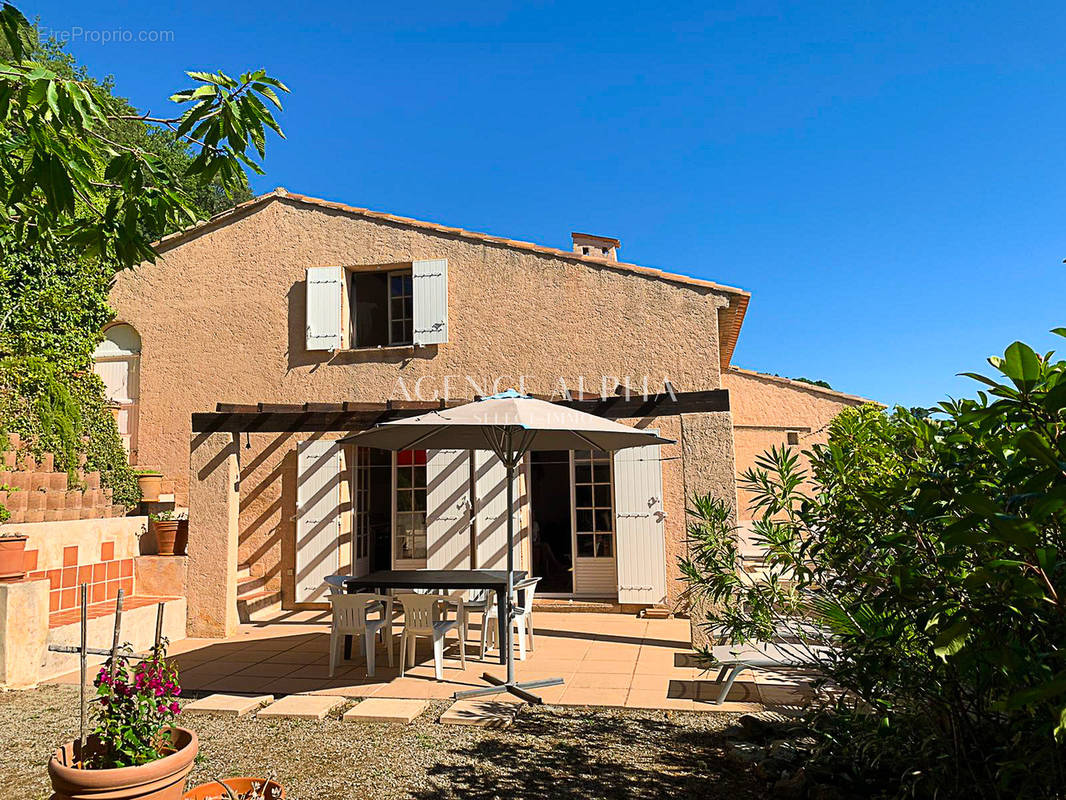 Maison à LA GARDE-FREINET