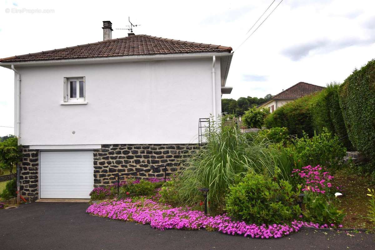 Maison à MAURIAC