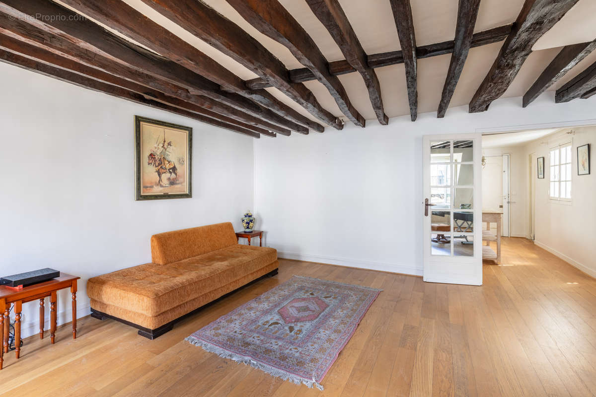 Appartement à PARIS-8E