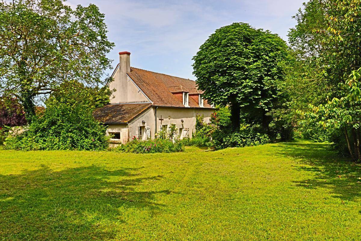 Maison à JALOGNES