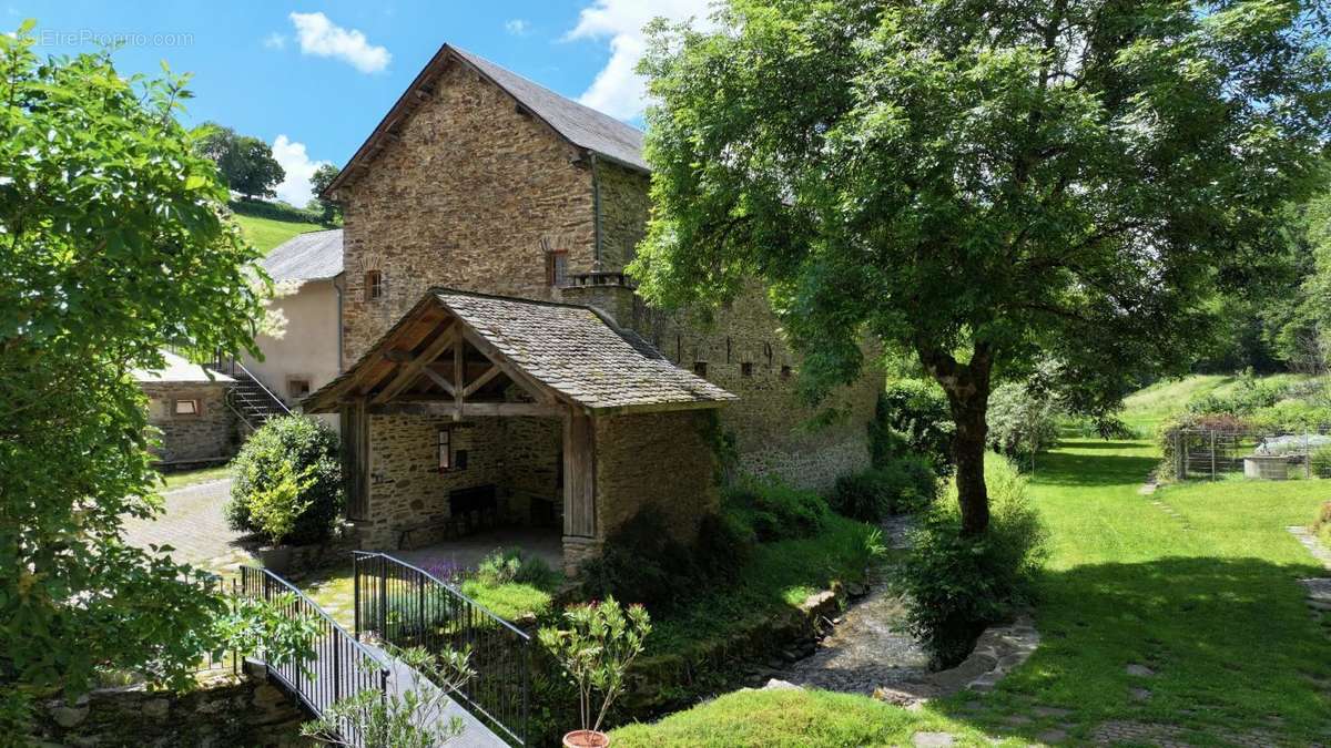 Maison à ARVIEU