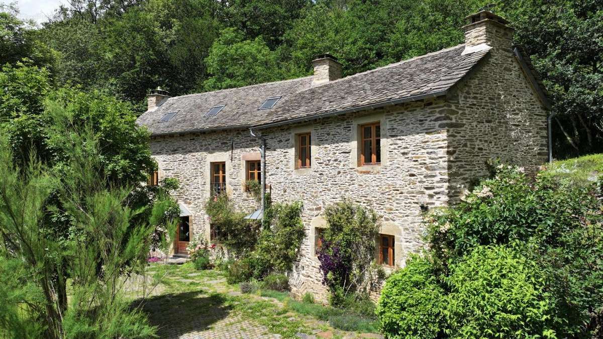 Maison à ARVIEU