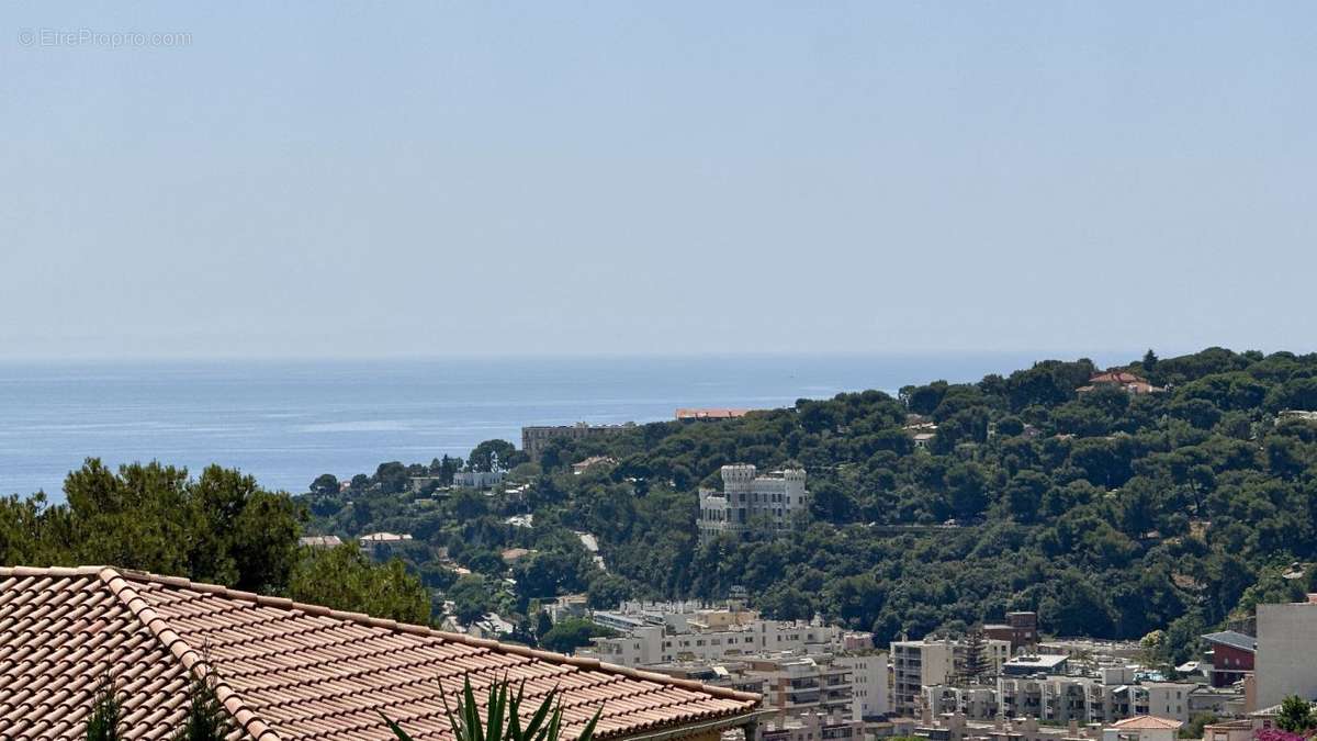 Appartement à ROQUEBRUNE-CAP-MARTIN