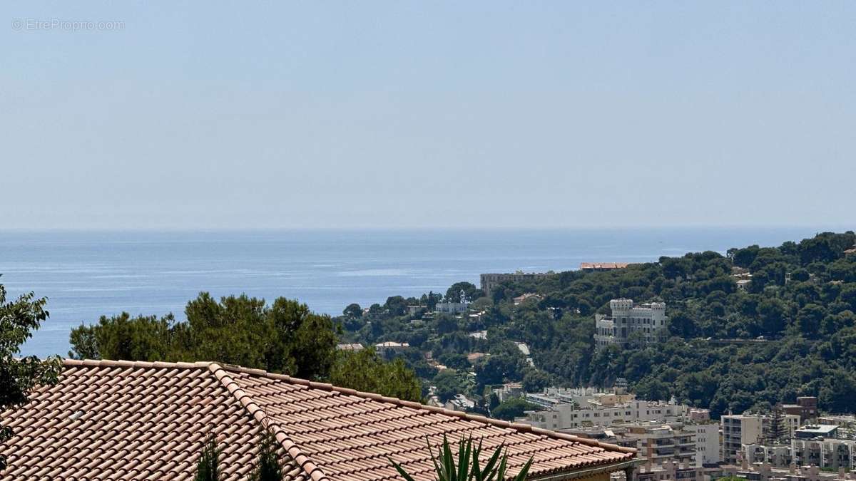 Appartement à ROQUEBRUNE-CAP-MARTIN