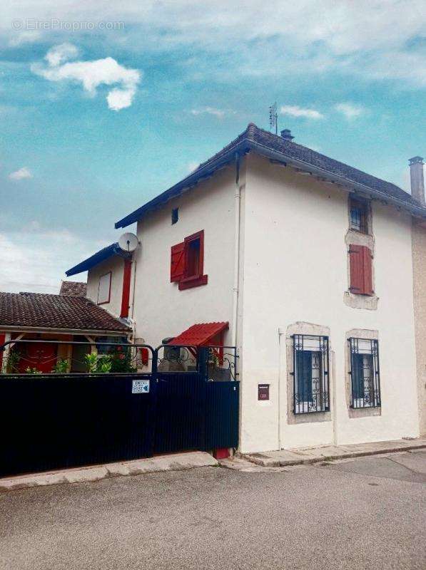 Maison à BOUVESSE-QUIRIEU