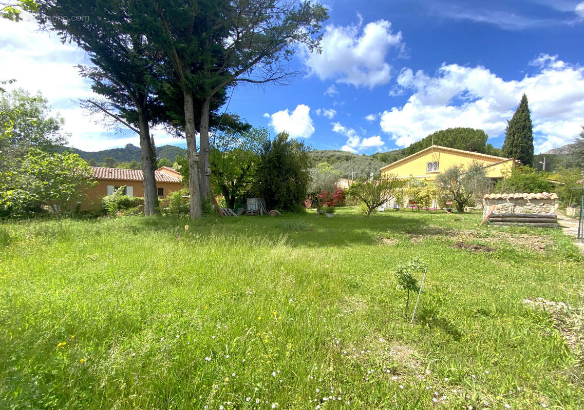 Maison à BUIS-LES-BARONNIES