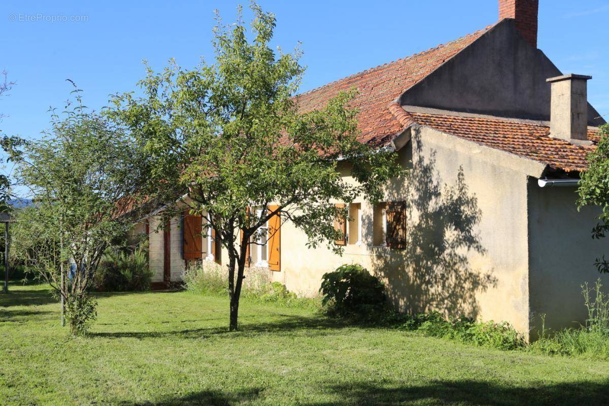 Maison à SAINT-FORGEOT