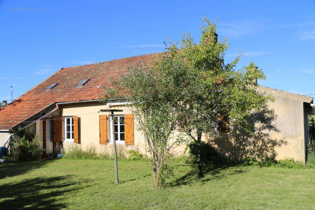 Maison à SAINT-FORGEOT