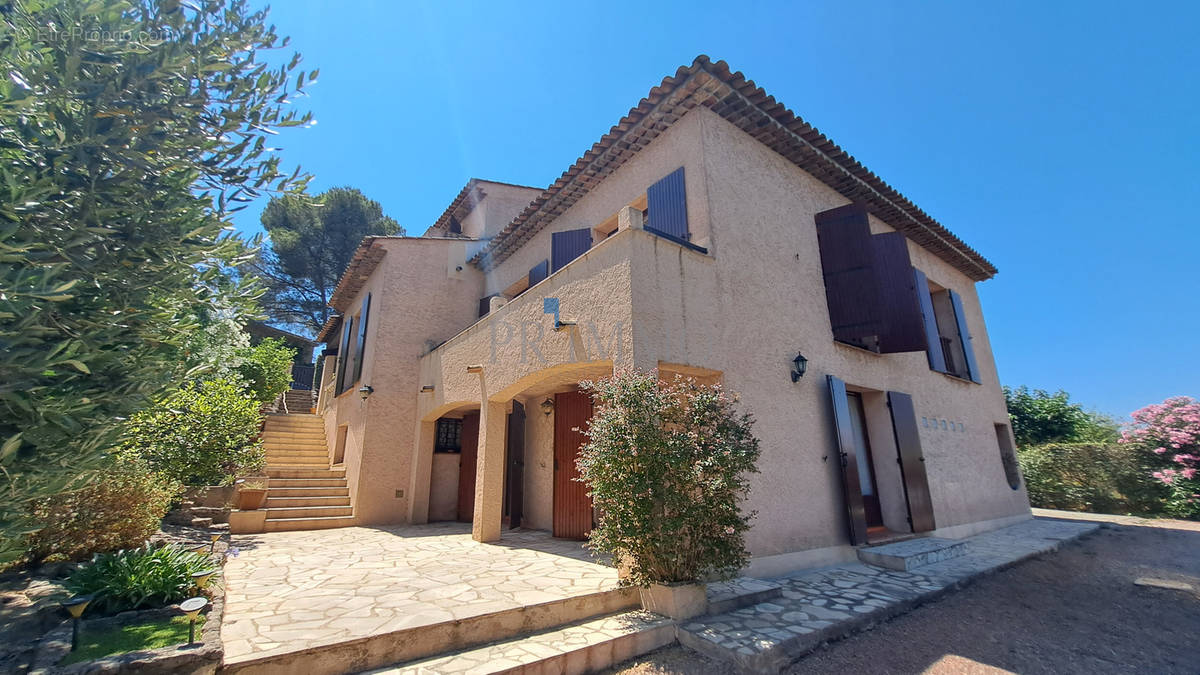 Maison à FREJUS