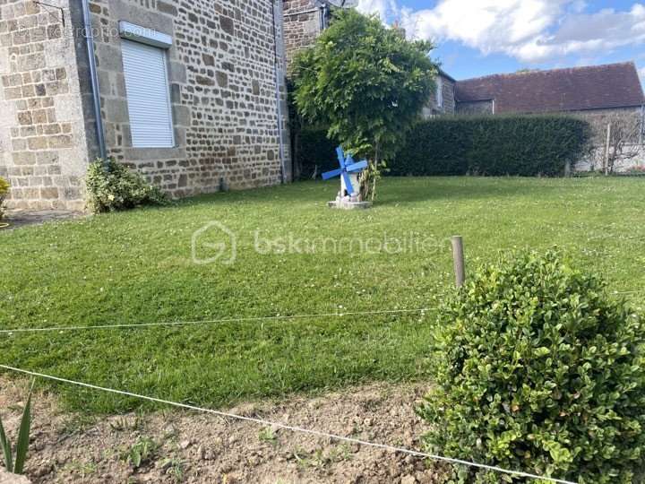 Maison à CARROUGES