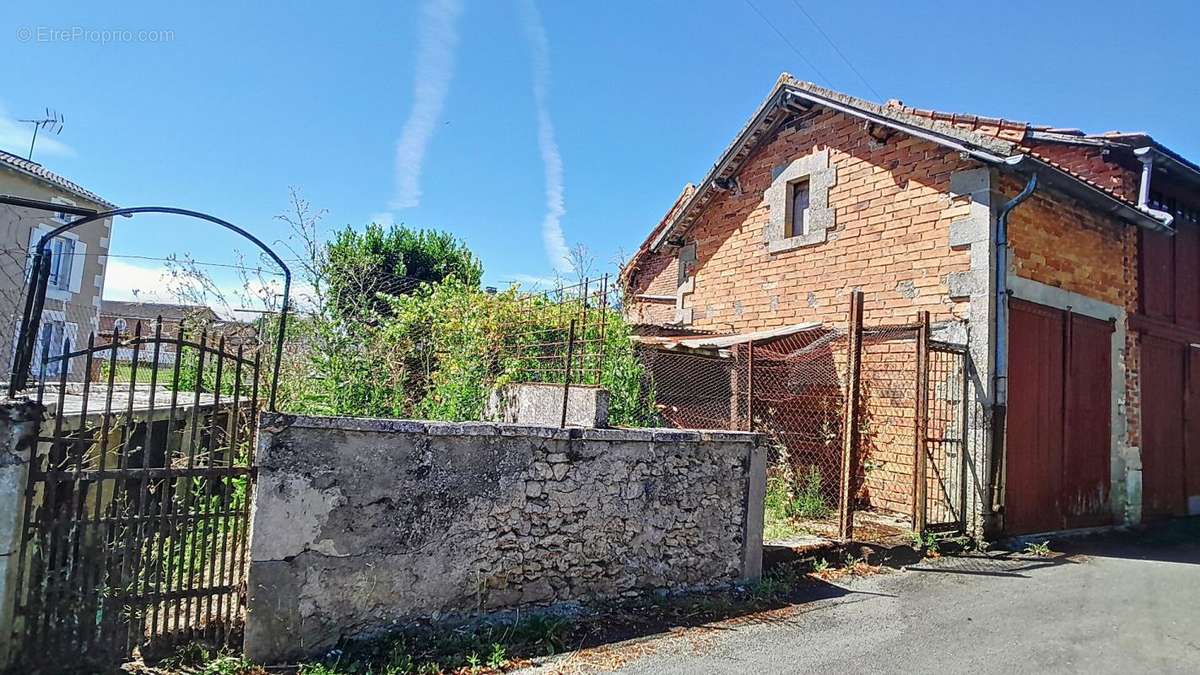 Maison à CHAPELLE-VIVIERS