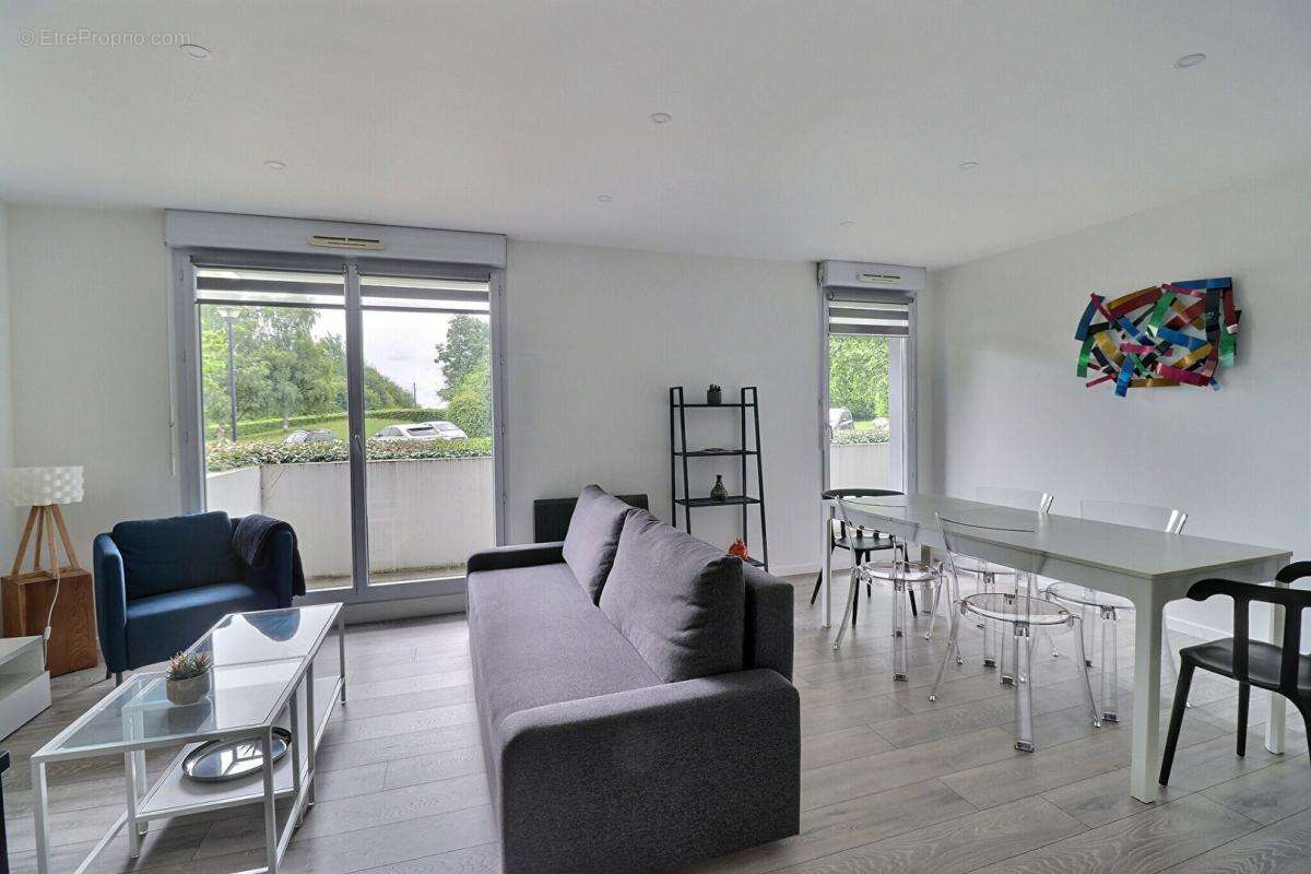 Appartement à LA RIVIERE-SAINT-SAUVEUR