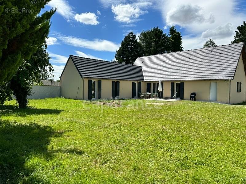 Maison à FLEURY-LA-VALLEE