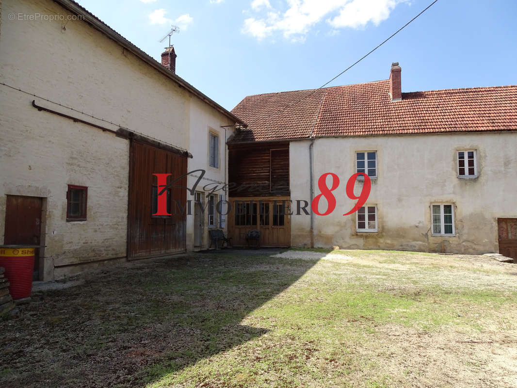 Maison à MONTIGNY-SUR-AUBE