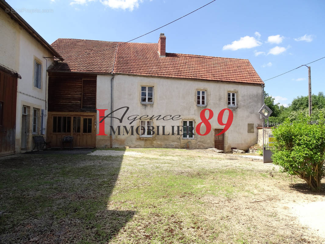 Maison à MONTIGNY-SUR-AUBE