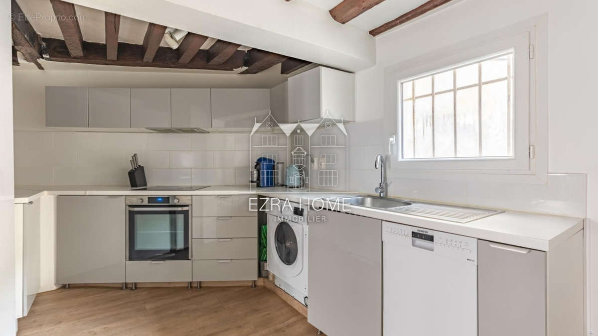 Appartement à PARIS-3E