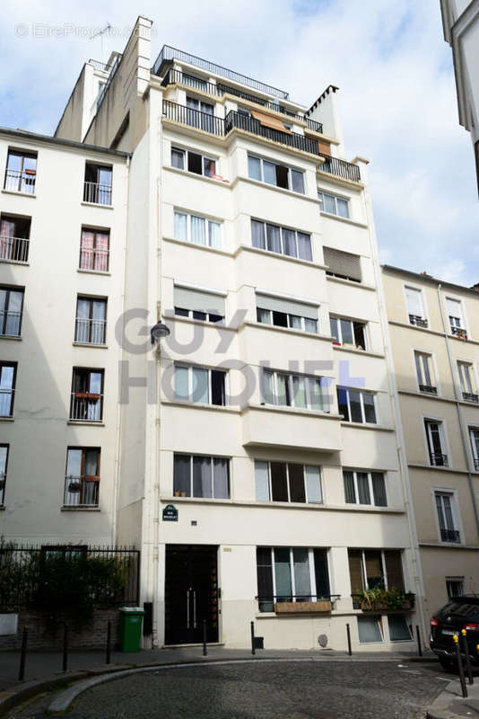 Appartement à PARIS-18E