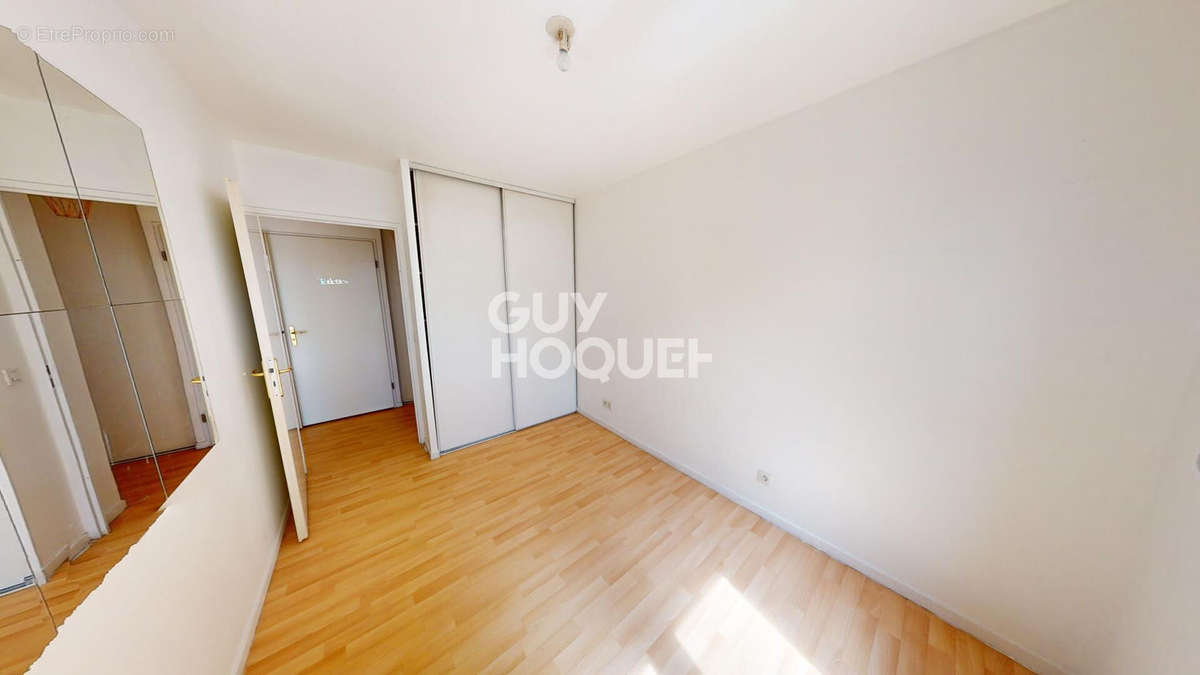 Appartement à LES PAVILLONS-SOUS-BOIS