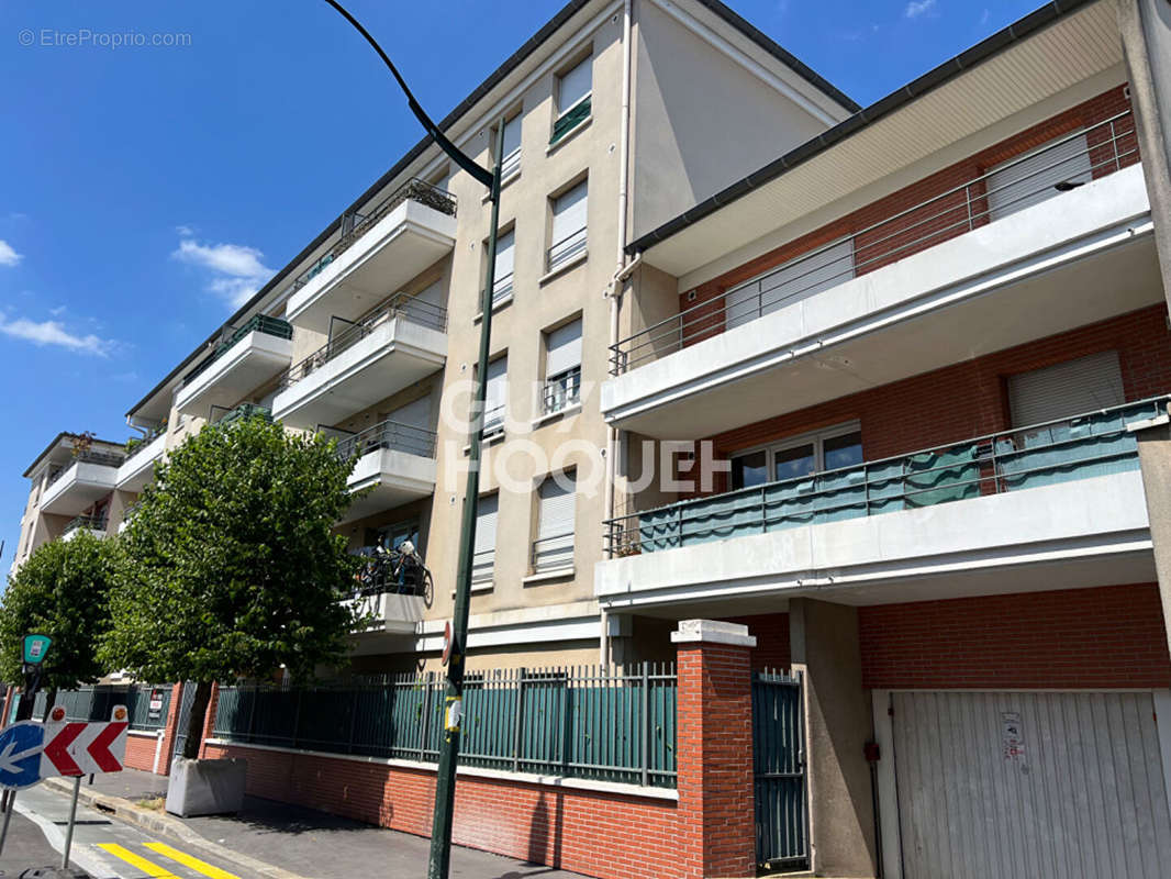 Appartement à LES PAVILLONS-SOUS-BOIS